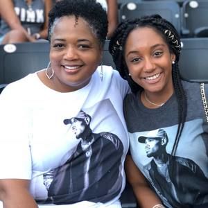 Meet your Posher, Gloria